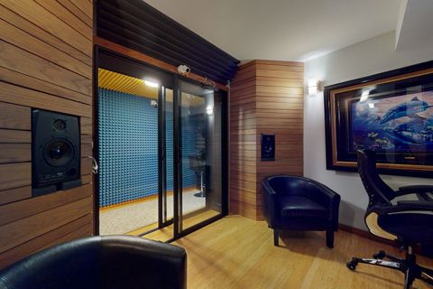 Tiny photo for 5670 Brentwood Drive, Hoffman Estates, IL 60192 (MLS # 12541861)