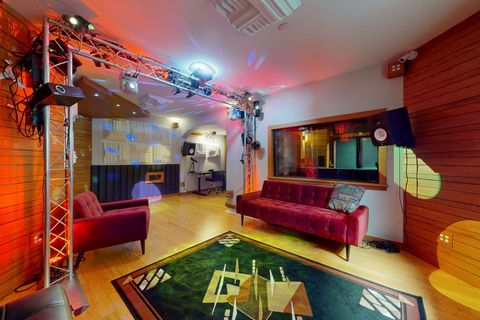 Tiny photo for 5670 Brentwood Drive, Hoffman Estates, IL 60192 (MLS # 12541861)