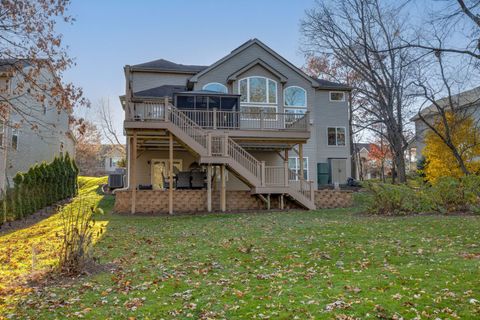 Tiny photo for 5670 Brentwood Drive, Hoffman Estates, IL 60192 (MLS # 12541861)