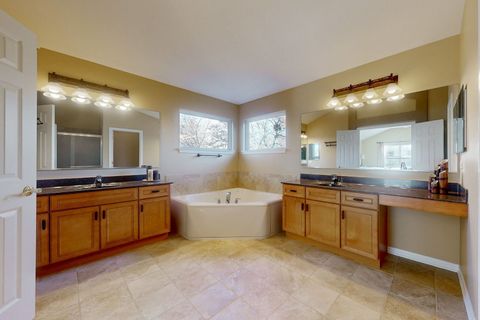 Tiny photo for 5670 Brentwood Drive, Hoffman Estates, IL 60192 (MLS # 12541861)