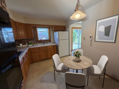 Tiny photo for 618 Crescent Drive, Downers Grove, IL 60516 (MLS # 12587454)