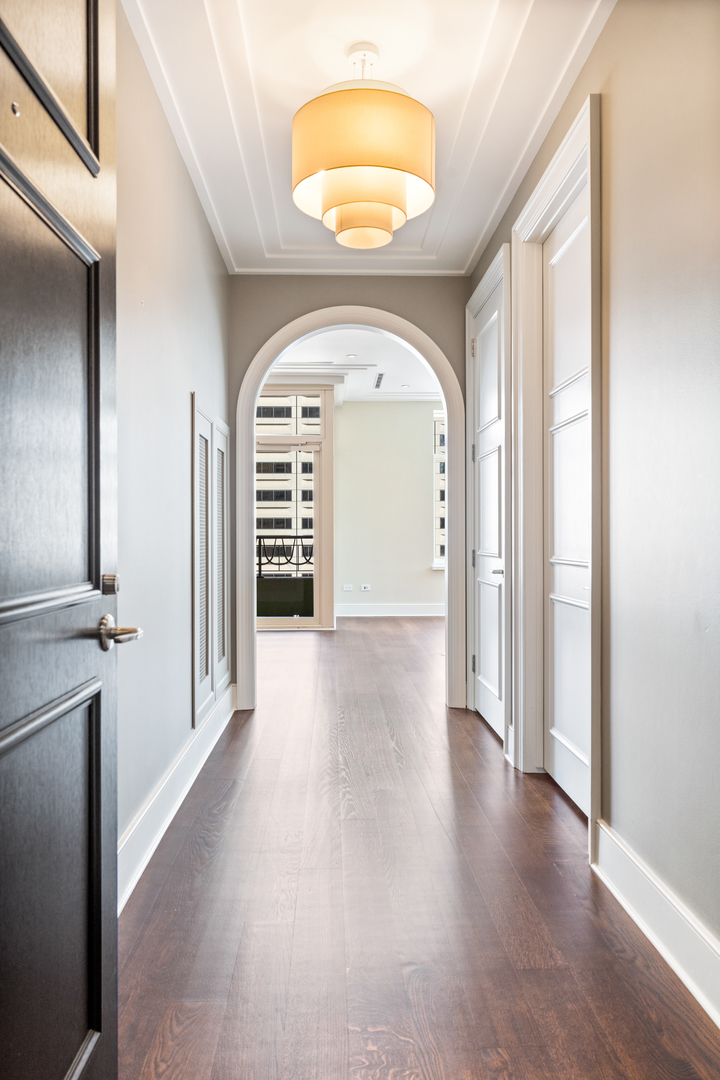 118 E Erie Street 18B