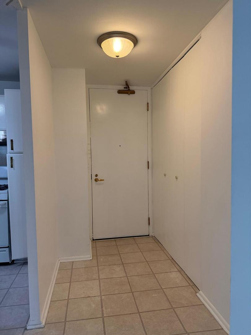 400 E RANDOLPH Street 921