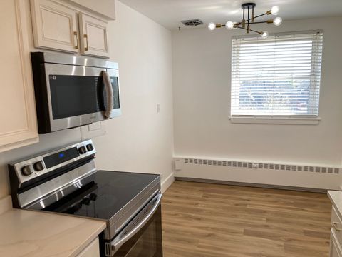 Tiny photo for 1301 W Touhy Avenue #315, Park Ridge, IL 60068 (MLS # 12496299)