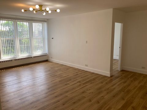 Tiny photo for 1301 W Touhy Avenue #315, Park Ridge, IL 60068 (MLS # 12496299)