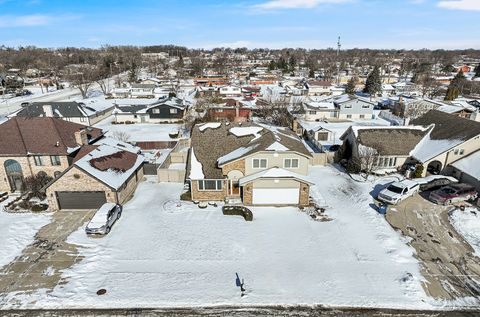 Tiny photo for 8732 W Surrey Park Park, Palos Hills, IL 60465 (MLS # 12555658)