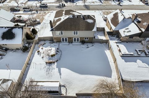 Tiny photo for 8732 W Surrey Park Park, Palos Hills, IL 60465 (MLS # 12555658)