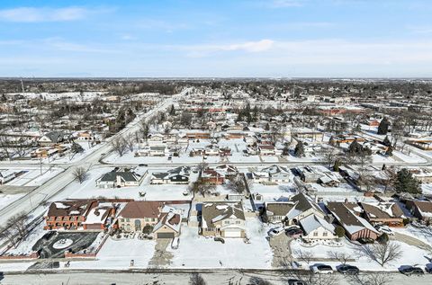 Tiny photo for 8732 W Surrey Park Park, Palos Hills, IL 60465 (MLS # 12555658)