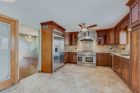 Tiny photo for 8732 W Surrey Park Park, Palos Hills, IL 60465 (MLS # 12555658)