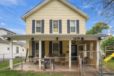 Photo of 1115 W 7TH Street, Davenport, IA 52802 (MLS # 12795480)
