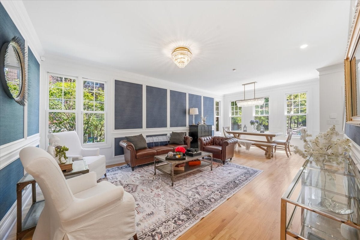 344 W Scott Street