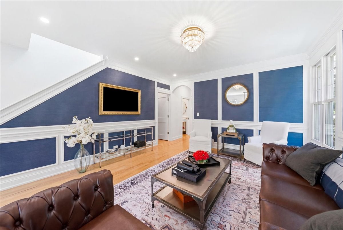 344 W Scott Street
