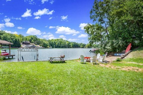 Tiny photo for 6 BARBADOS Court N, Putnam, IL 61560 (MLS # 12537159)