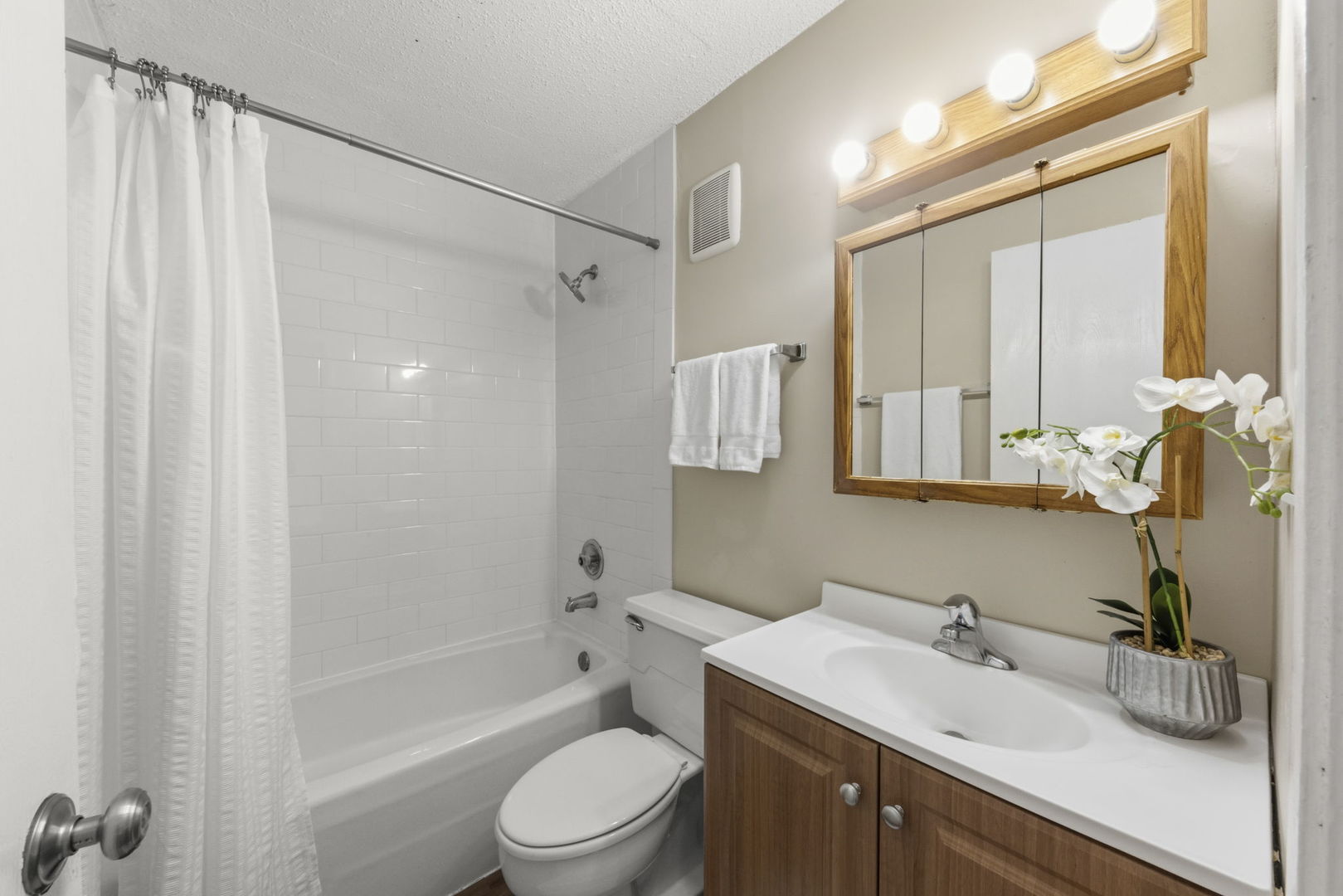 1043 S York Road 208