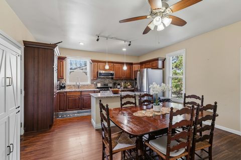 Tiny photo for 2136 N Zenith Avenue, Davenport, IA 52804 (MLS # 12625969)