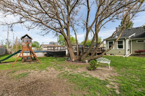 Tiny photo for 2136 N Zenith Avenue, Davenport, IA 52804 (MLS # 12625969)