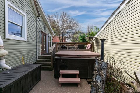 Tiny photo for 2136 N Zenith Avenue, Davenport, IA 52804 (MLS # 12625969)