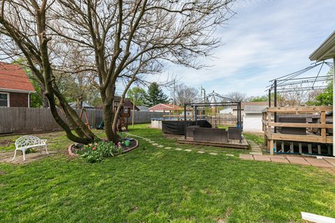 Tiny photo for 2136 N Zenith Avenue, Davenport, IA 52804 (MLS # 12625969)