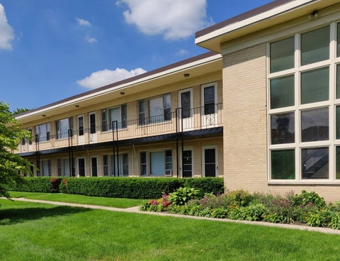Photo of 20 King Arthur Court #6, Northlake, IL 60164 (MLS # 12796161)