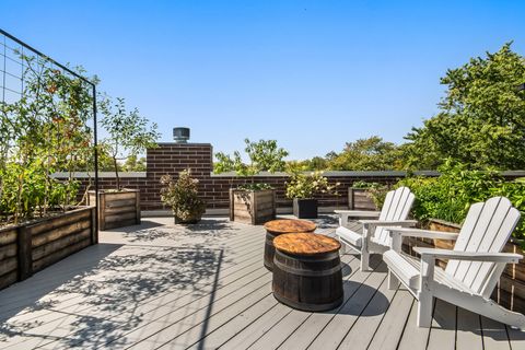 Tiny photo for 1931 W CORNELIA Avenue, Chicago, IL 60657 (MLS # 12491220)