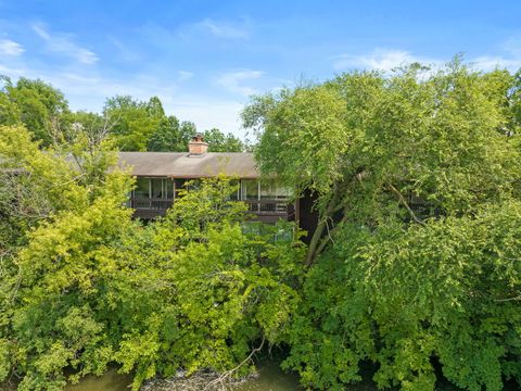 Tiny photo for 5535 E Lake Drive #2D, Lisle, IL 60532 (MLS # 12680018)