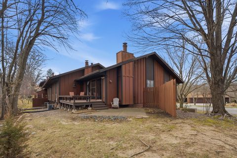 Tiny photo for 4828 6th Avenue Drive, Moline, IL 61265 (MLS # 12603655)