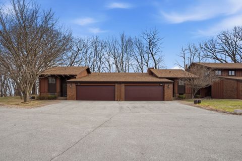 Photo of 4828 6th Avenue Drive, Moline, IL 61265 (MLS # 12603655)