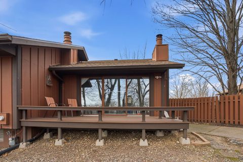 Tiny photo for 4828 6th Avenue Drive, Moline, IL 61265 (MLS # 12603655)