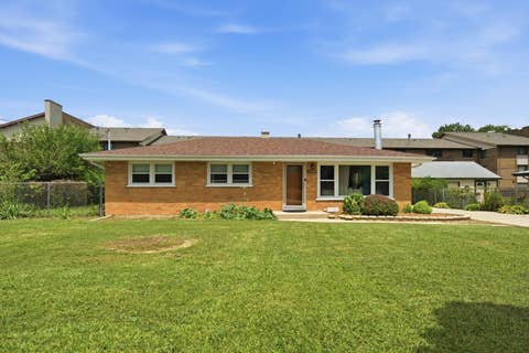 Photo of 7920 W 91st Street, Hickory Hills, IL 60457 (MLS # 12714402)
