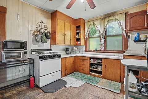 Tiny photo for 626 8th Avenue S, Clinton, IA 52732 (MLS # 12693250)