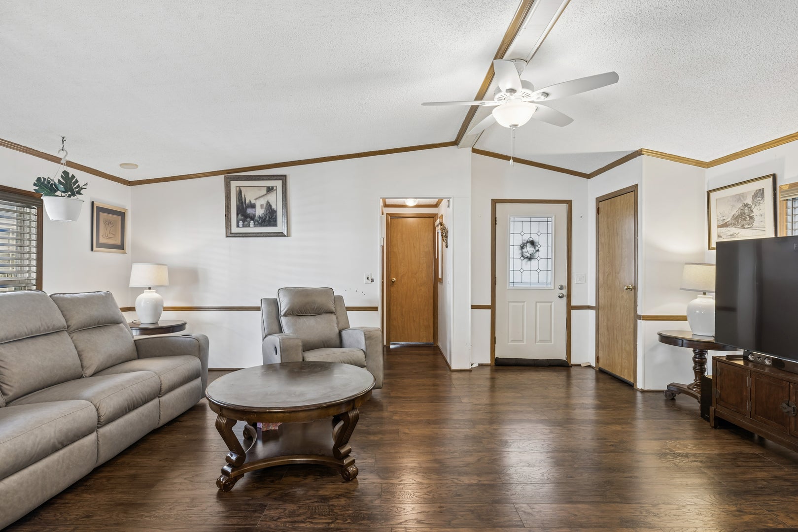 818 Oakbrook Drive