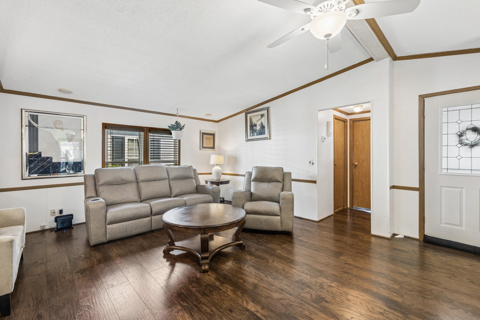 818 Oakbrook Drive