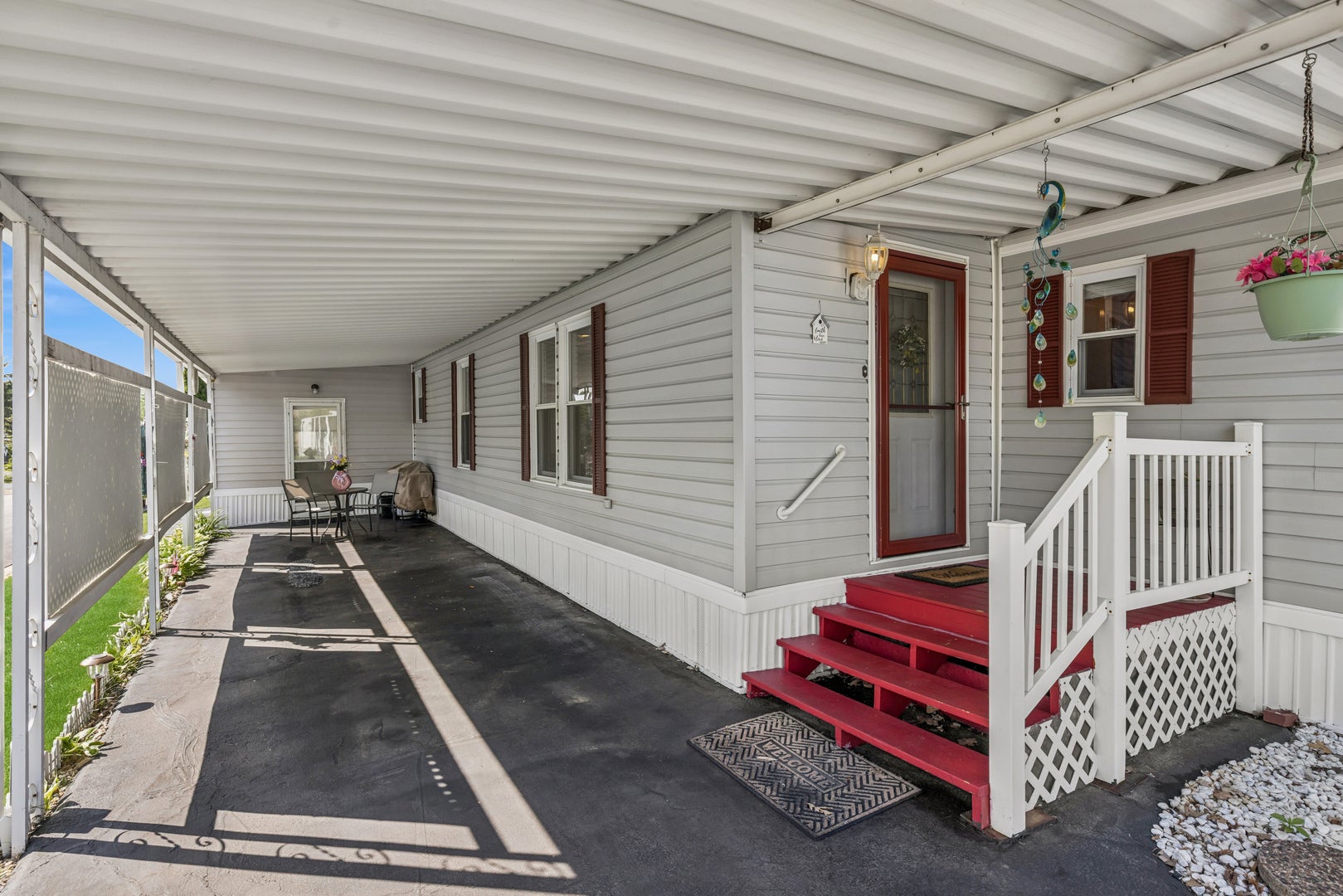 818 Oakbrook Drive