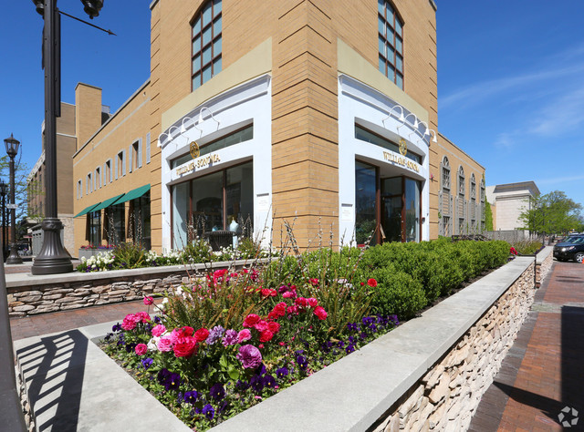 Photo 1 of 23 — 1849 Green Bay Road 2L, Highland Park, IL 60035
