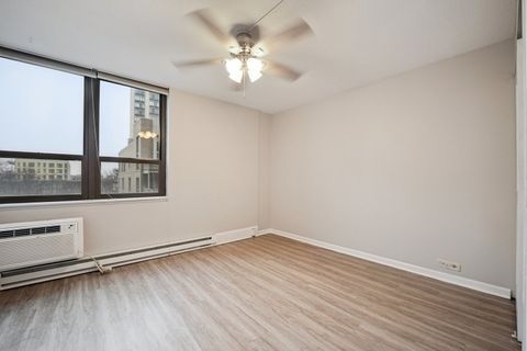 Tiny photo for 2740 N Pine Grove Avenue #6B, Chicago, IL 60614 (MLS # 12599795)