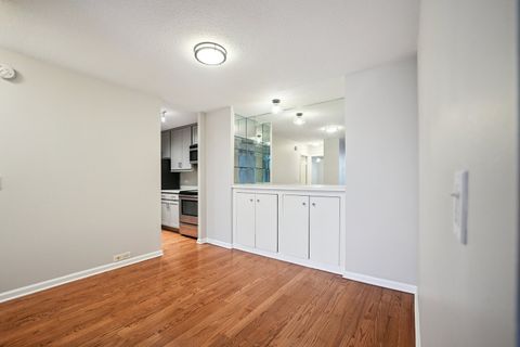 Tiny photo for 2740 N Pine Grove Avenue #6B, Chicago, IL 60614 (MLS # 12599795)