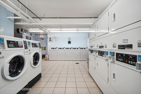 Tiny photo for 2740 N Pine Grove Avenue #6B, Chicago, IL 60614 (MLS # 12599795)