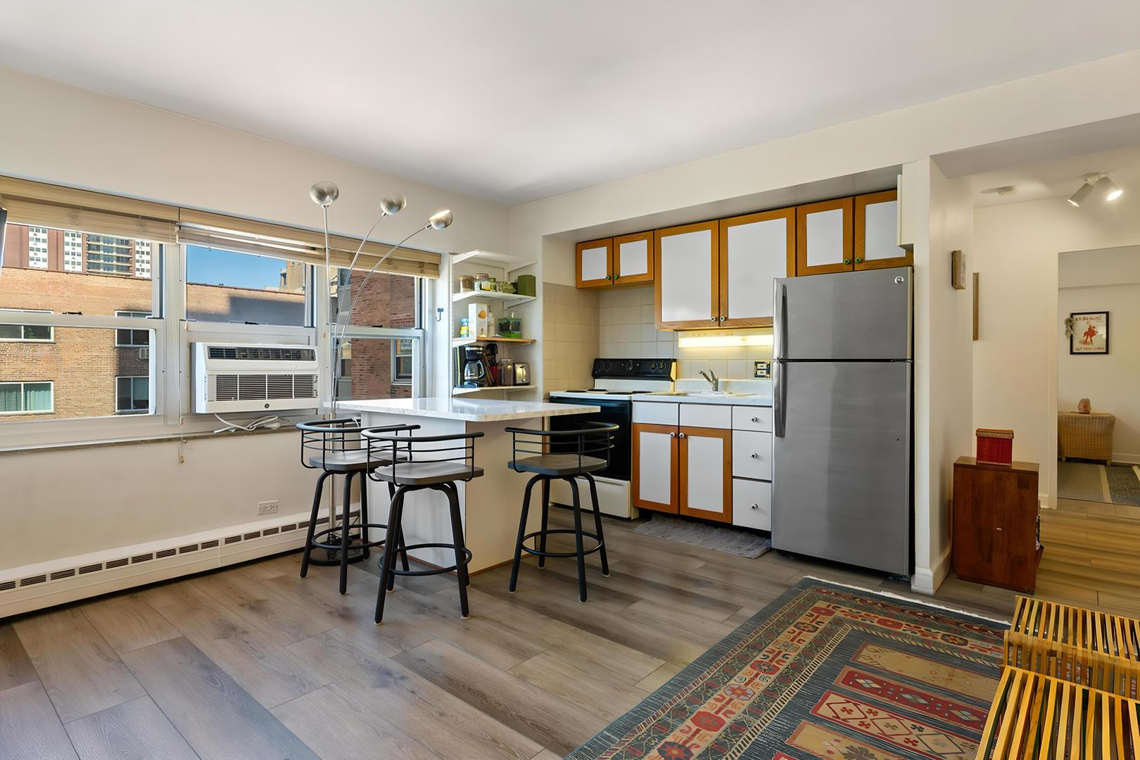 4920 N Marine Drive 415