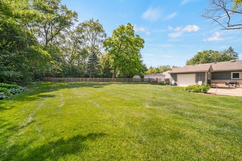 Tiny photo for 16373 W Menna Lane, Lincolnshire, IL 60069 (MLS # 12689249)