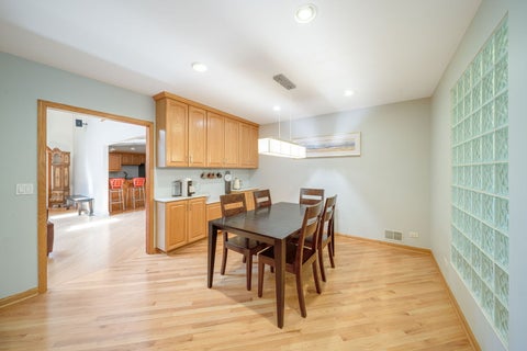 Tiny photo for 16373 W Menna Lane, Lincolnshire, IL 60069 (MLS # 12689249)