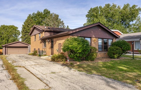 Tiny photo for 10536 S Kilbourn Avenue, Oak Lawn, IL 60453 (MLS # 12755527)