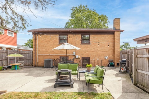Tiny photo for 10536 S Kilbourn Avenue, Oak Lawn, IL 60453 (MLS # 12755527)