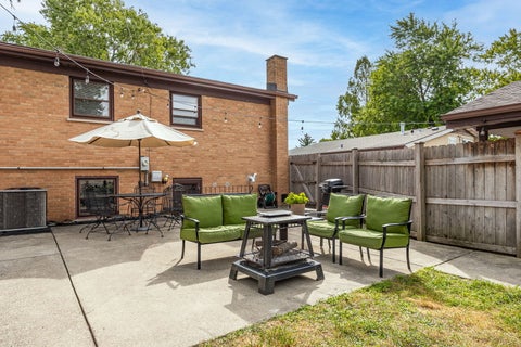 Tiny photo for 10536 S Kilbourn Avenue, Oak Lawn, IL 60453 (MLS # 12755527)