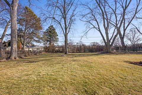Tiny photo for 395 Washington Boulevard, Hoffman Estates, IL 60169 (MLS # 12561758)