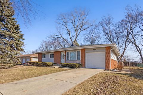 Tiny photo for 395 Washington Boulevard, Hoffman Estates, IL 60169 (MLS # 12561758)