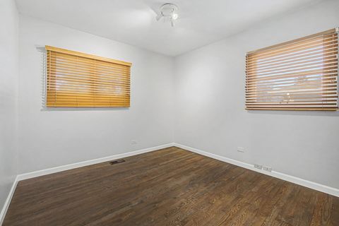 Tiny photo for 395 Washington Boulevard, Hoffman Estates, IL 60169 (MLS # 12561758)