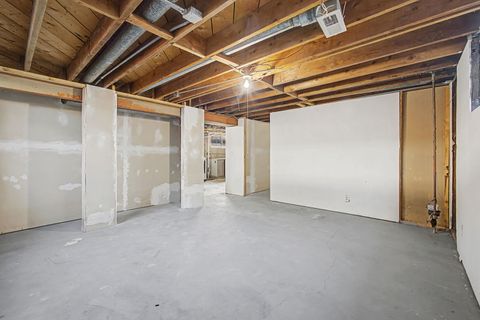 Tiny photo for 395 Washington Boulevard, Hoffman Estates, IL 60169 (MLS # 12561758)