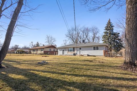 Tiny photo for 395 Washington Boulevard, Hoffman Estates, IL 60169 (MLS # 12561758)