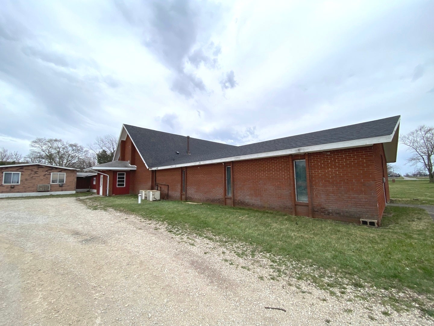 1902 N County Road 3000 Road N