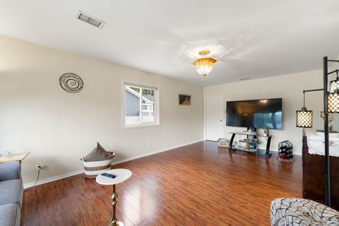 Tiny photo for 100 Des Plaines Lane, Hoffman Estates, IL 60169 (MLS # 12534076)
